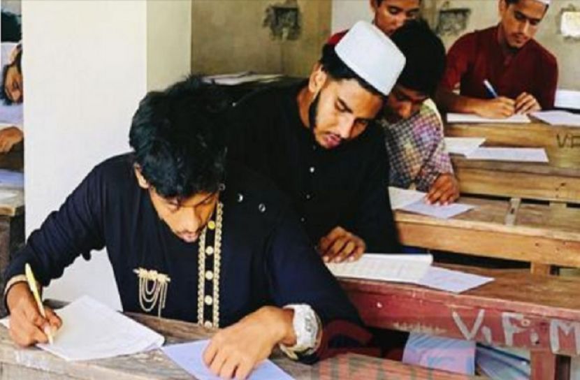 বাবার লাশ রেখে এসএসসি পরীক্ষা দিলো হানিফ