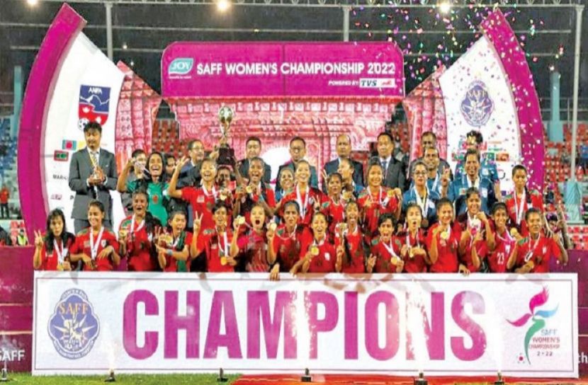 হিমালয়জয়ী কন্যাদের বিশ্ব বাঙালির অভিবাদন