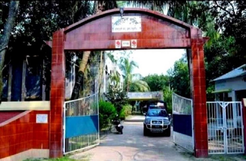 বাবার ছুরিকাঘাতে ছেলে আহত