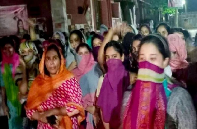 মধ্যরাতে ইডেনে কলেজে উত্তেজনা