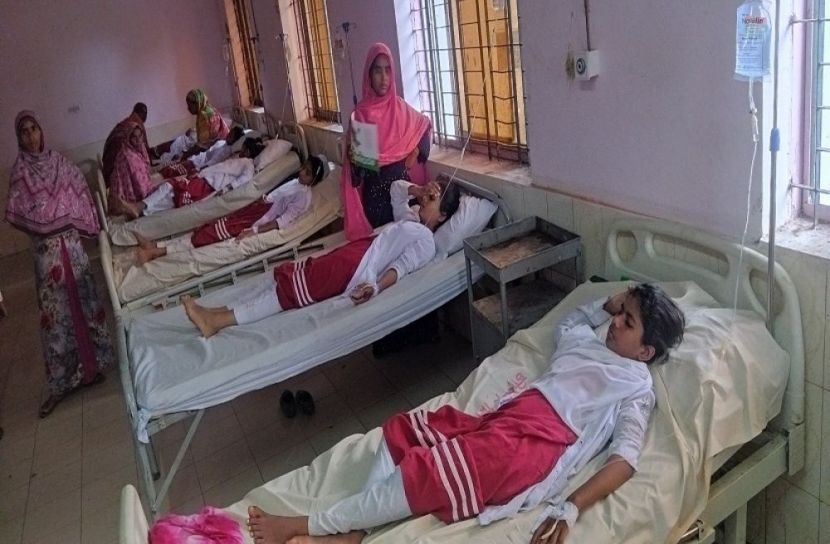 নলকূপের পানি পান করে ৫০ শিক্ষার্থী অসুস্থ