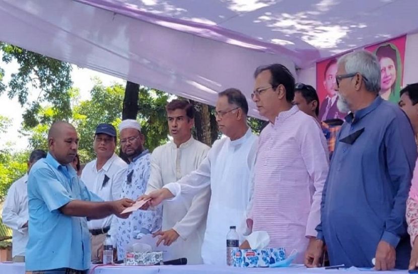 করতোয়ায় নৌকাডুবি, নিহত ও ক্ষতিগ্রস্ত পরিবারকে বিএনপির আর্থিক সহায়তা