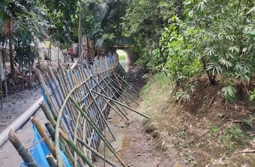 জাজিরার বিকেনগরে সরকারি খাল ভরাটের অভিযোগ!