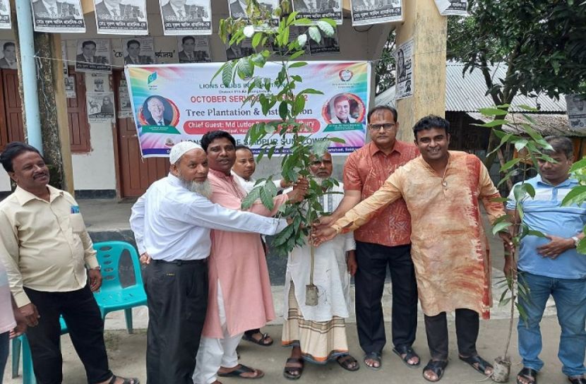 বিনামূল্যে ডায়াবেটিস পরীক্ষা ও গাছের চারা বিতরণ