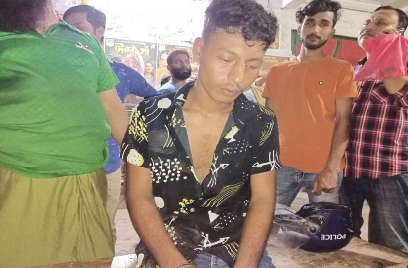 স্বর্ণ ব্যবসায়ীর বাড়িতে ডাকাতি