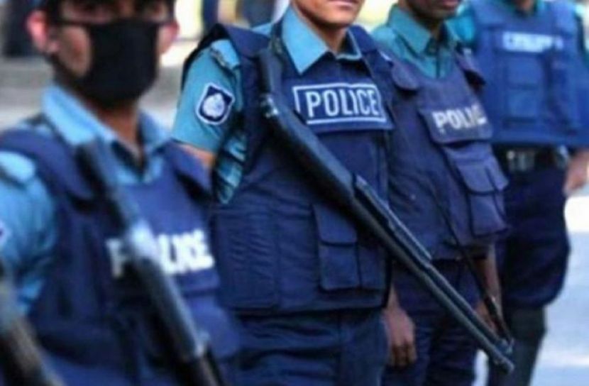 টিকটক করে শাস্তি পাচ্ছেন ১৩ পুলিশ