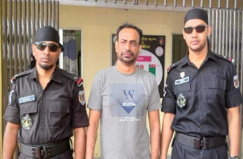 ছাত্রীকে অপহরণ ও ধর্ষণ, শিক্ষক গ্রেফতার
