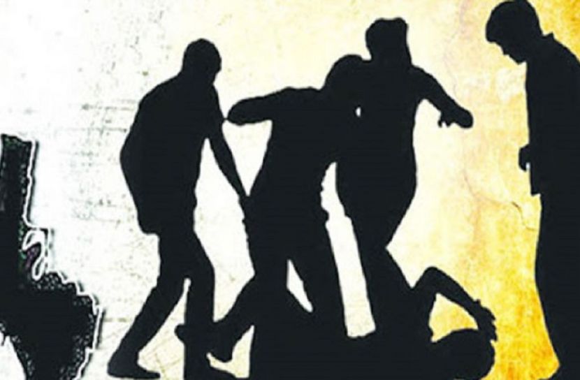 বেপরোয়া কিশোর গ‍্যাং, যুবক আহত