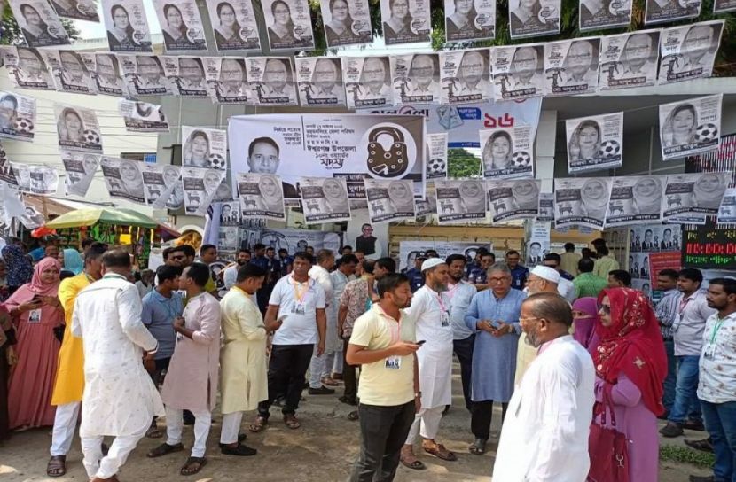 ঈশ্বরগঞ্জে উৎসবমুখর পরিবেশে ভোটগ্রহণ