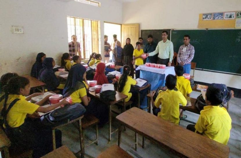 সযত্নে বেড়ে উঠুক শিশুরা 