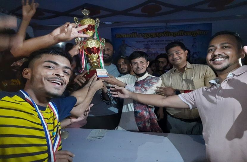 ফুটবল টুর্নামেন্ট চ্যাম্পিয়ন ভূতঘর একাদশ