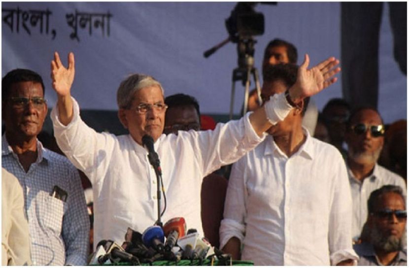 সরকার জোর করে ক্ষমতায় থাকতে চায়