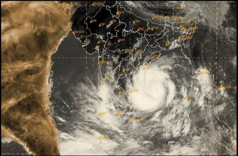 পশ্চিম উপকূলে আঘাত হানতে পারে সিত্রাং