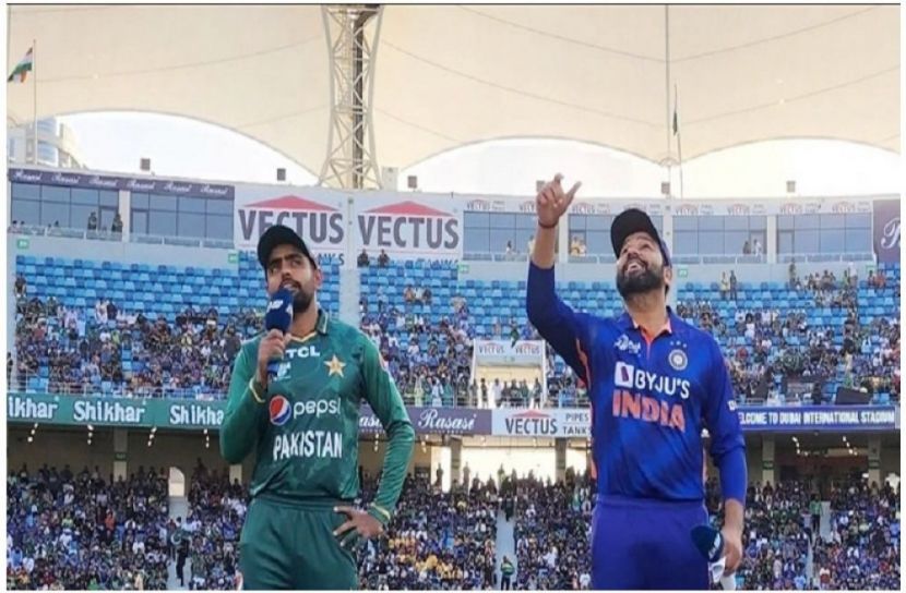 টস হেরে ব্যাটিংয়ে পাকিস্তান
