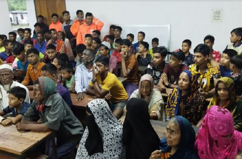 নোয়াখালী আশ্রয়কেন্দ্রে ১লাখ ৬ হাজার মানুষ