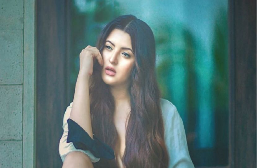 পরীমনি , জন্মদিন , সিত্রাং' , ম্লান