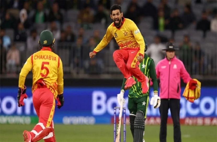পাকিস্তানকে হারিয়ে দিল জিম্বাবুয়ে