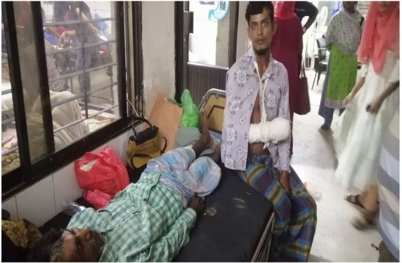 নোয়াখালী-লক্ষীপুর জেলা সীমান্তে নারীসহ ৪ জনকে কুপিয়ে জখম
