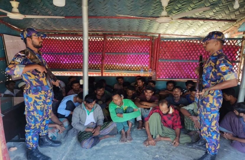 রোহিঙ্গা ক্যাম্পে অভিযান, গ্রেফতার ৪১