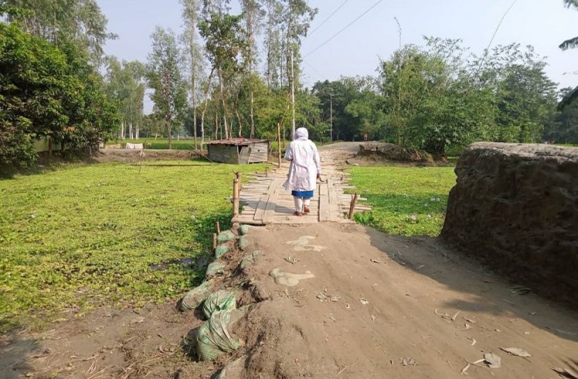 প্রকল্পের কাজে ধীরগতিতে চরম দুর্ভোগ