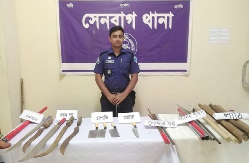 নোয়াখালীতে বিপুল পরিমাণ দেশীয় অস্ত্র উদ্ধার