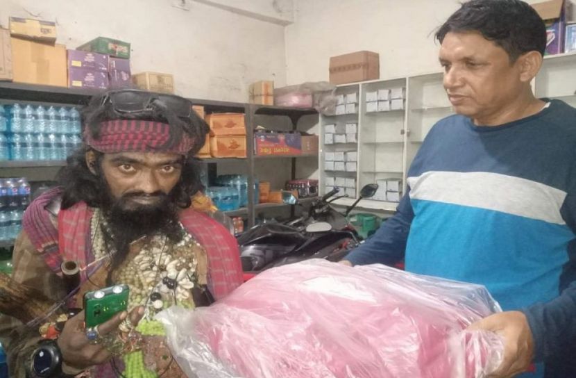 পাগল খুঁজে বেড়ান আ’লীগ নেতা আজাদুল