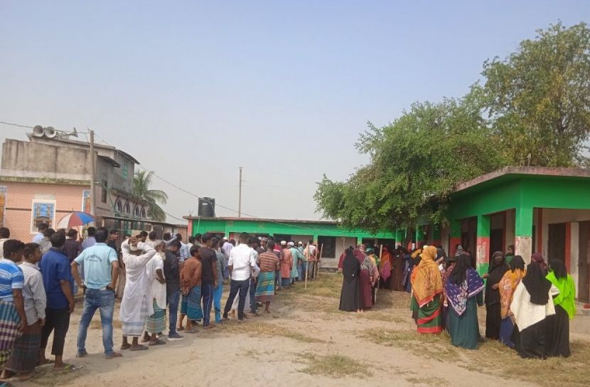 ইভিএমে ভোগান্তি  