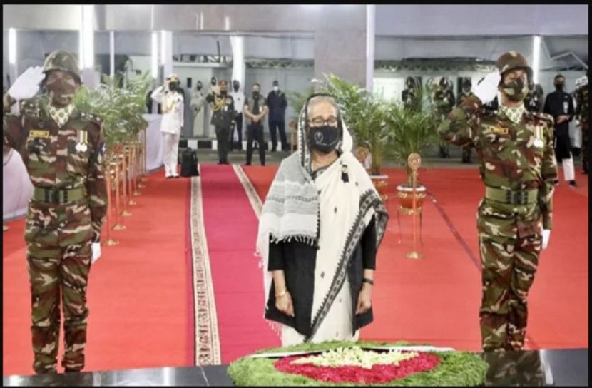 বঙ্গবন্ধুর প্রতিকৃতিতে প্রধানমন্ত্রীর শ্রদ্ধা