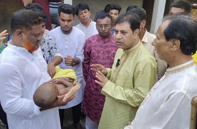 আর্তমানবতার সেবায় আকরাম হোসেন বাদশা