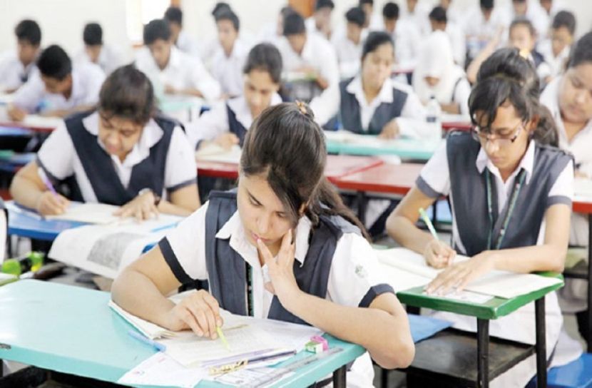 ঝরে পড়ছে অটোপাস শিক্ষার্থীরা