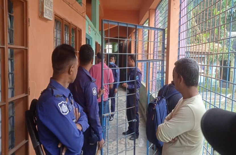মুন্সীগঞ্জে ঋণের চাপে গলায় ফাঁস দিলেন বৃদ্ধা
