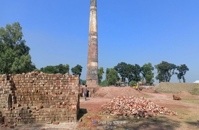 জমিতে হচ্ছে না ফল-ফসল, নেপথ্যে ইট ভাটা