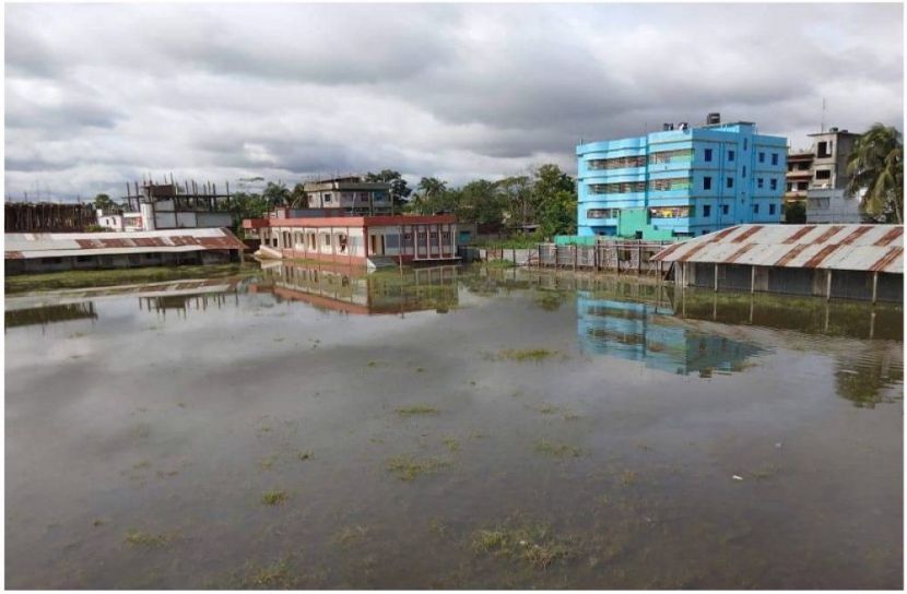 স্কুল মাঠে হাটুপানি, ভোগান্তিতে শিক্ষার্থীরা