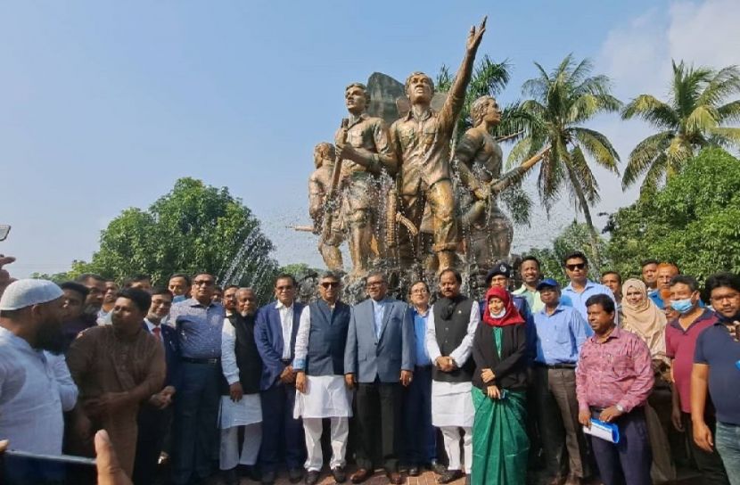 মন্ত্রীর সামনেই স্বাস্থ্যসেবা নিয়ে চীফ হুইপের ক্ষোভ