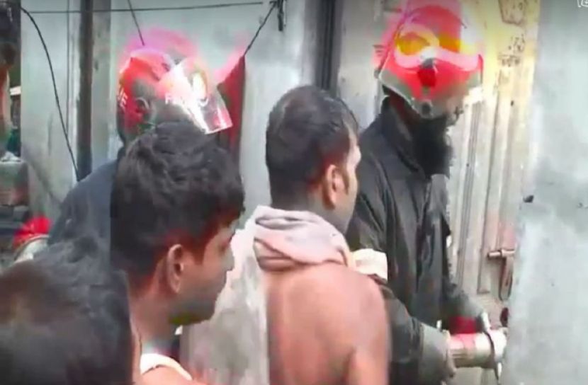 ভালুকায় অগ্নিকাণ্ডে দোকান-বসতবাড়ি পুড়ে ছাই