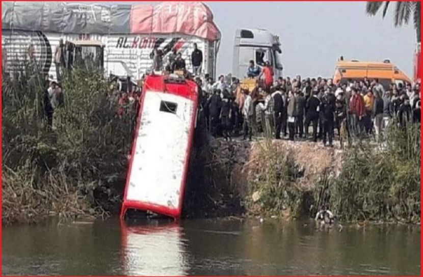 মিশরে বাস খালে পড়ে নিহত ১৯