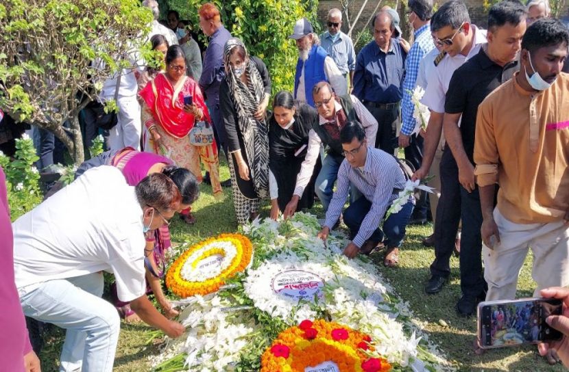 স্কয়ার মাতা শ্রদ্ধা ভালবাসায় অনিতা চৌধুরীকে শেষ বিদায়