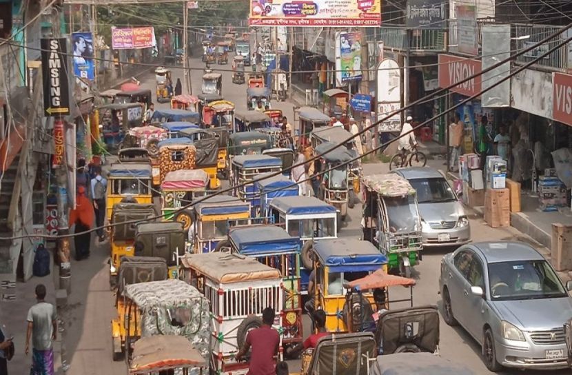 মুন্সীগঞ্জ জেলা শহর যানজটে নাকাল
