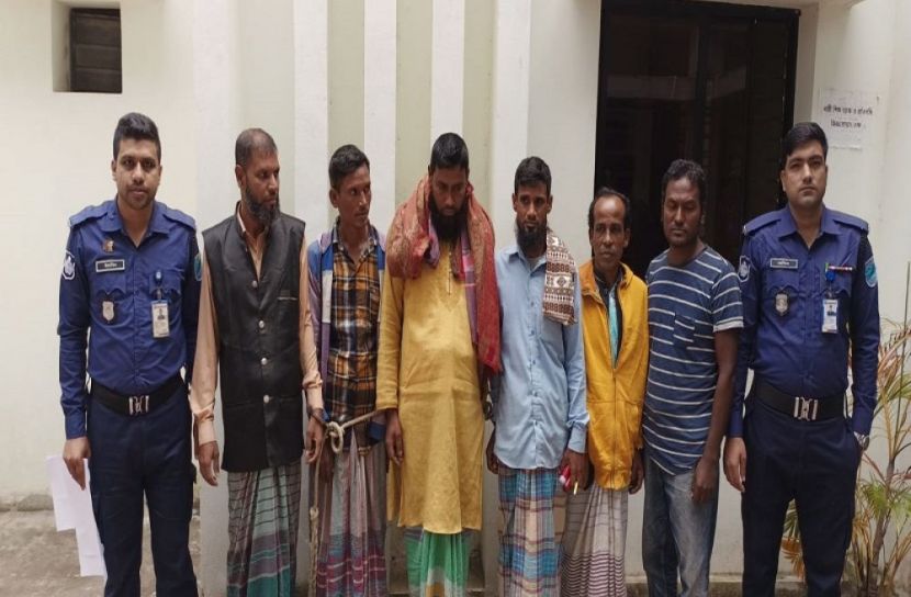 টঙ্গীবাড়িতে ৬ জুয়াড়ি গ্রেফতার