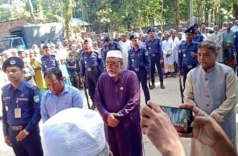 উলিপুরে বীর মুক্তিযোদ্ধা আব্দুল কাইয়ুমকে রাষ্ট্রীয় মর্যাদায় দাফন