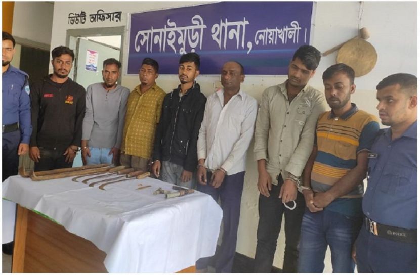 নোয়াখালীতে আগ্নেয়াস্ত্রসহ ৭ ডাকাত গ্রেফতার