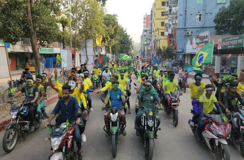 হাজারও ব্রাজিল সমর্থকের শোভা যাত্রা
