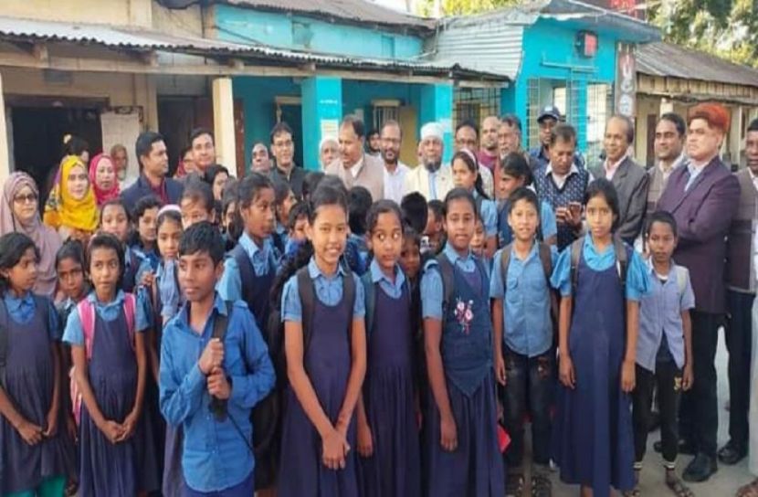 রাজারহাটে শিক্ষা প্রতিষ্ঠান পরিদর্শনে প্রতিমন্ত্রী
