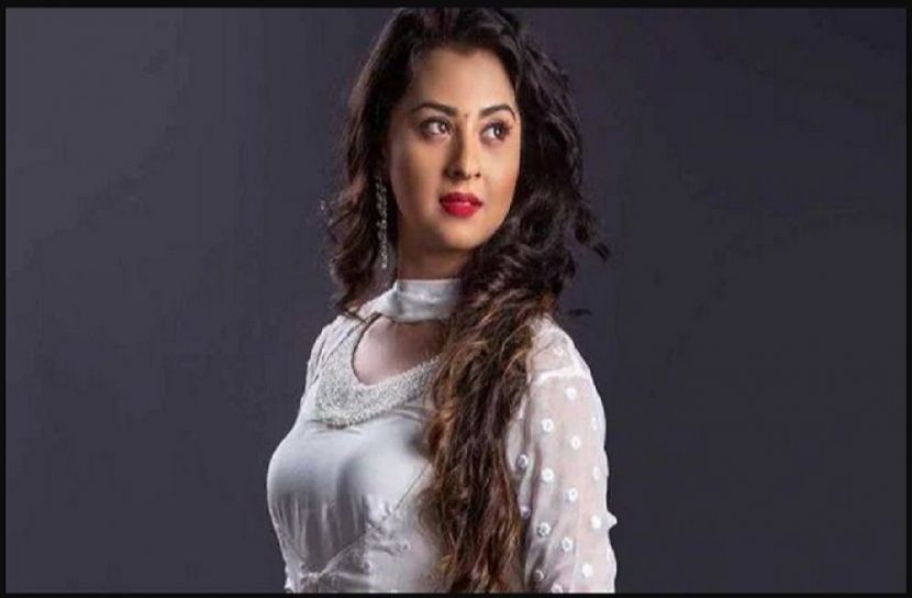 চটলেন ক্যামেরাম্যানদের উপর : সাংবাদিক দেখেই সটকে পড়লেন বুবলী!