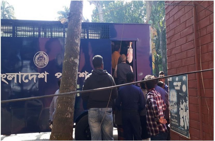 শতাধিক বিএনপি-জামায়াত নেতার বিরুদ্ধে মামলা : বোয়ালমারীতে বিস্ফোরক আইনে গ্রেফতার ৮ (সংগৃহিত)