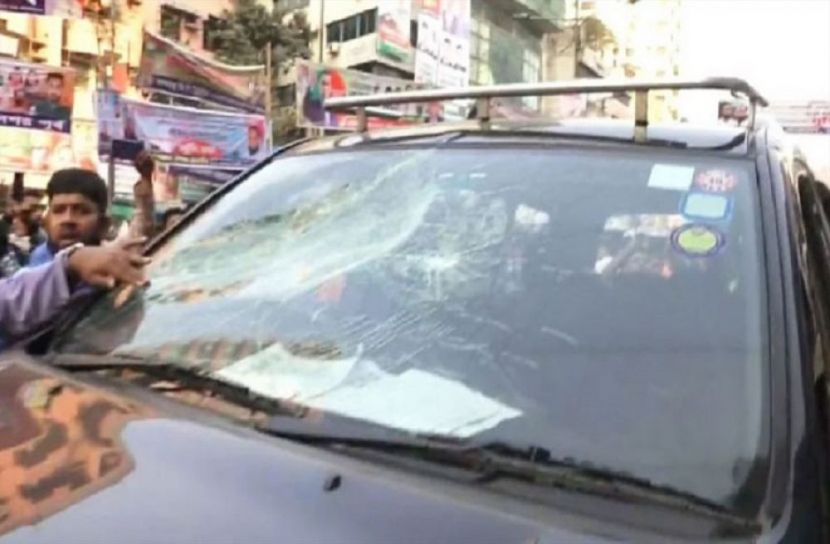ইশরাকের গাড়িতে হামলা