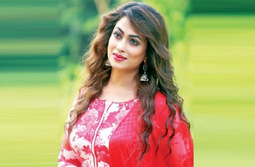 হলে ফিরছেন পপি