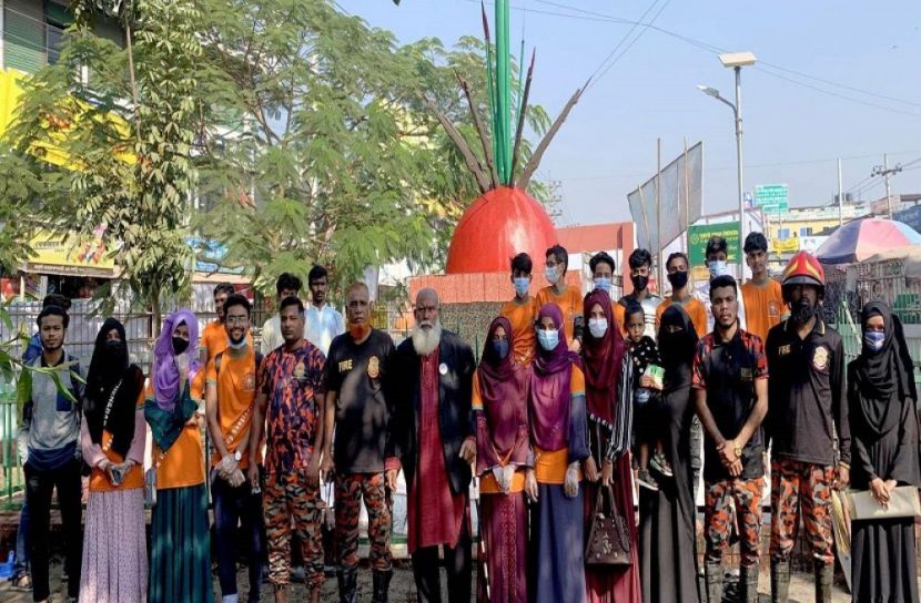 মুক্তিযোদ্ধা স্মৃতিসৌধ' পরিষ্কার করলেন সেচ্ছাসেবী সংগঠন