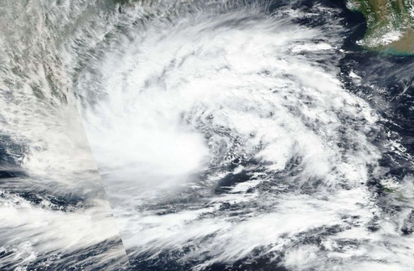 বন্দরে ২ নম্বর সংকেত