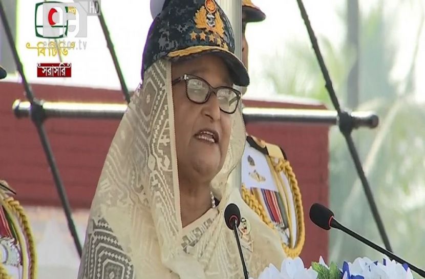 চট্টগ্রামে রাষ্ট্রপতি কুচকাওয়াজে প্রধানমন্ত্রী